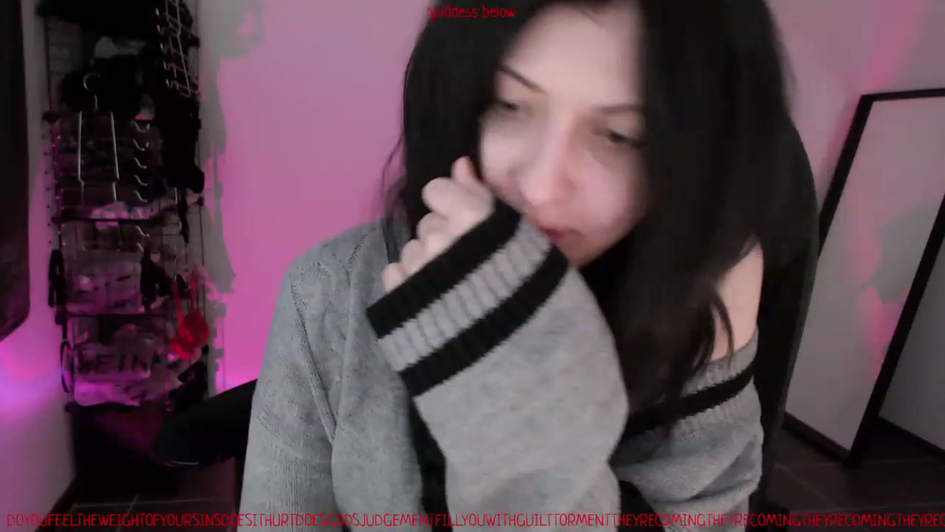 Gallery image thumbnail from RoomToAvoid's myfreecams stream on, 03/25/2023, 06:52 image 20 of 20