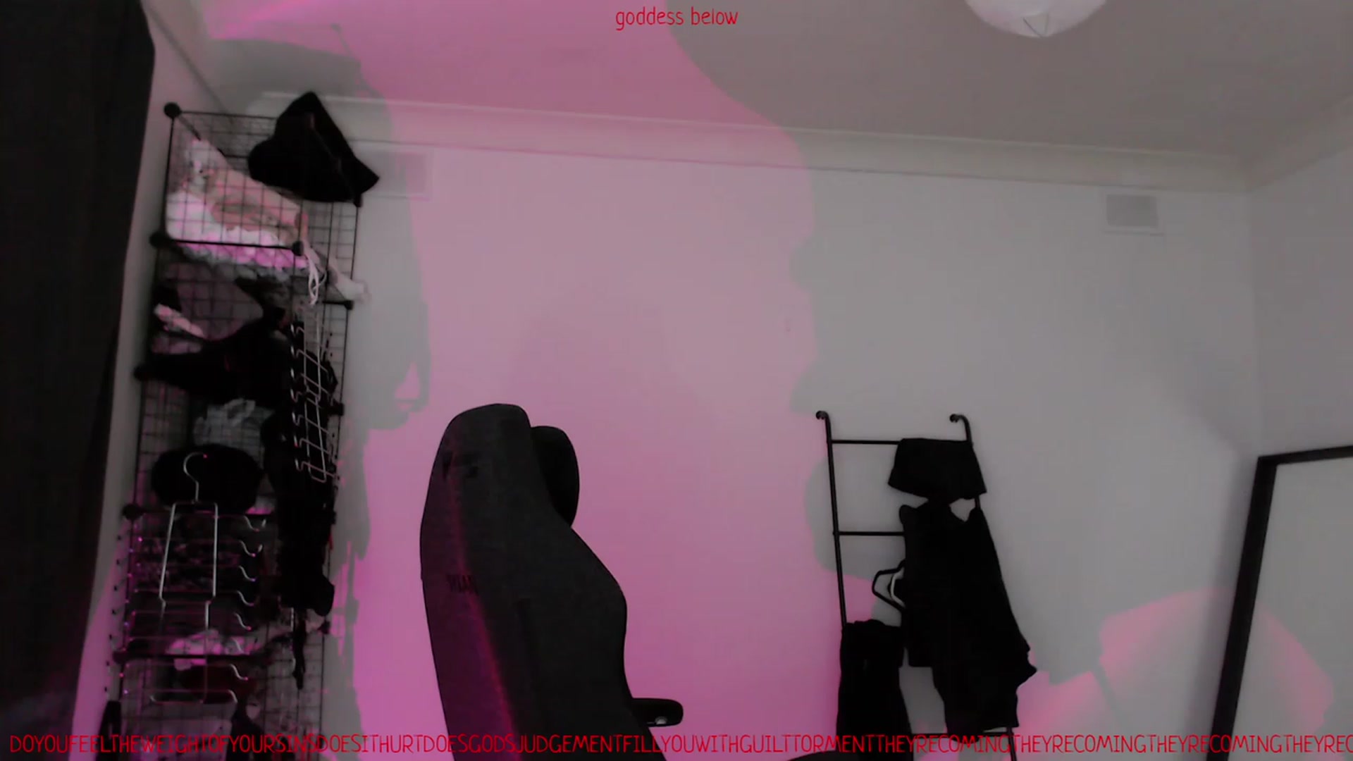Gallery image thumbnail from RoomToAvoid's myfreecams stream on, 03/25/2023, 06:52 image 16 of 20