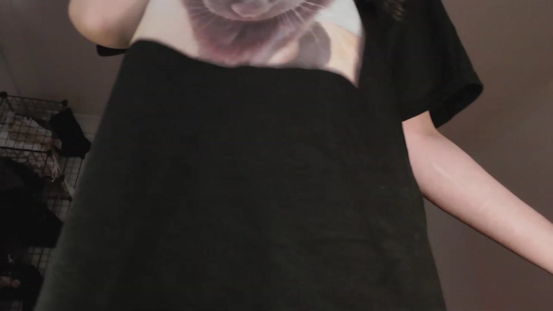 Gallery image thumbnail from RoomToAvoid's myfreecams stream on, 03/27/2023, 07:45 image 9 of 20