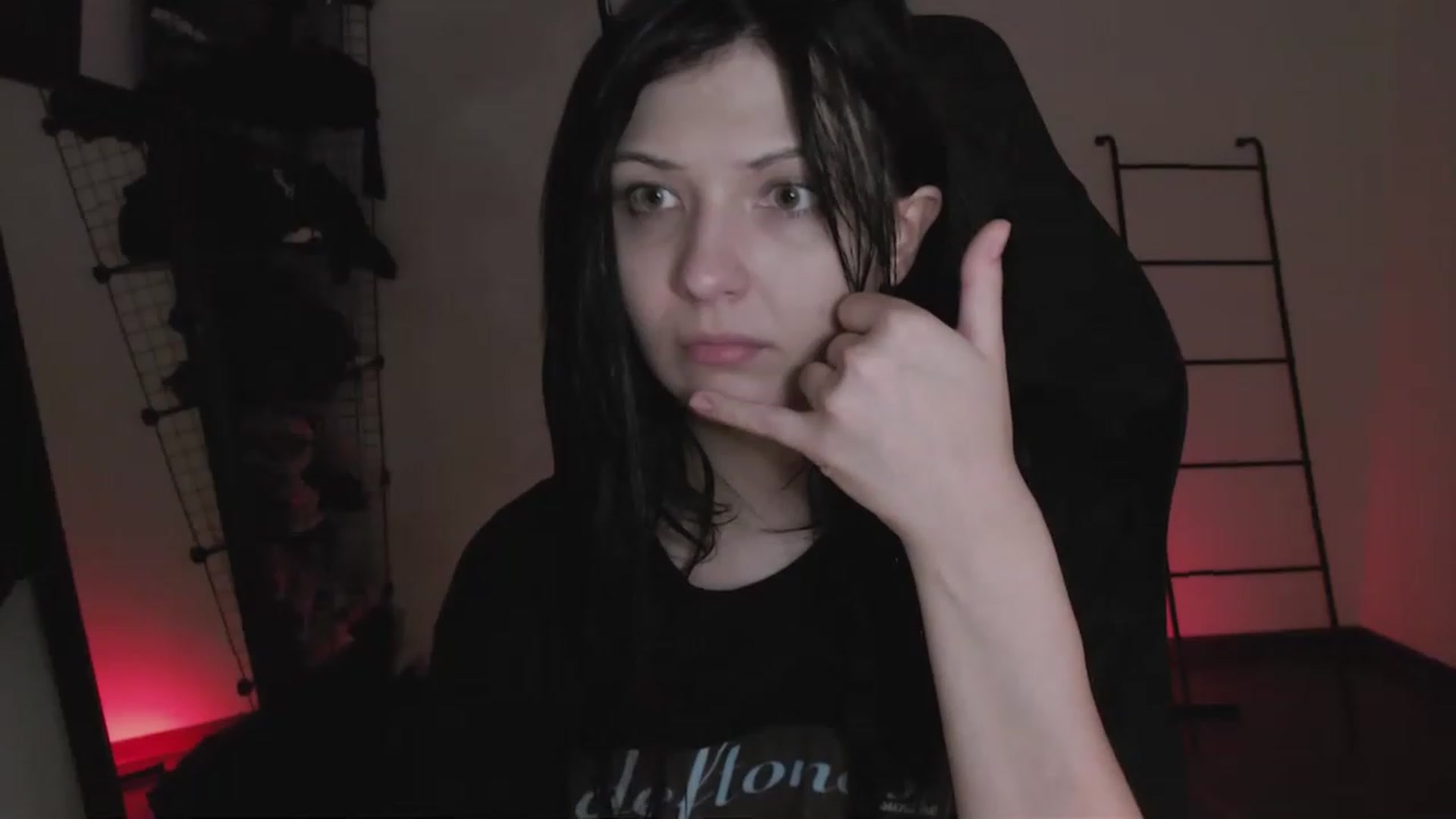 Gallery image thumbnail from RoomToAvoid's myfreecams stream on, 03/27/2023, 07:45 image 1 of 20
