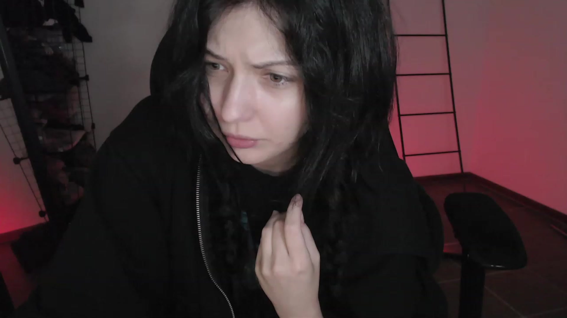 Gallery image thumbnail from RoomToAvoid's myfreecams stream on, 03/28/2023, 03:33 image 11 of 20