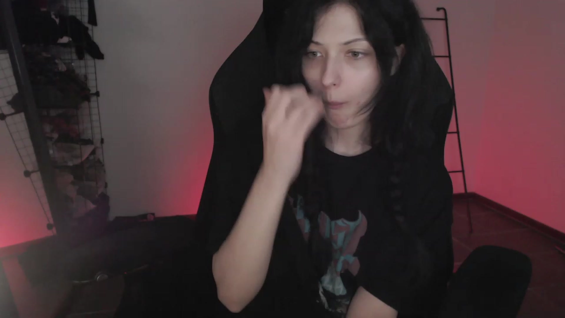 Gallery image thumbnail from RoomToAvoid's myfreecams stream on, 03/28/2023, 06:39 image 17 of 20