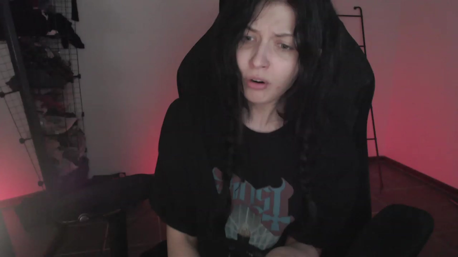 Gallery image thumbnail from RoomToAvoid's myfreecams stream on, 03/28/2023, 06:39 image 19 of 20