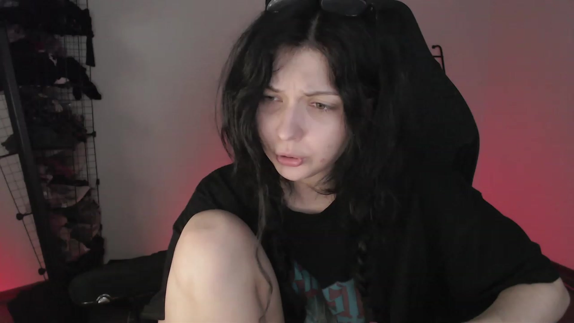 Gallery image thumbnail from RoomToAvoid's myfreecams stream on, 03/28/2023, 06:39 image 15 of 20