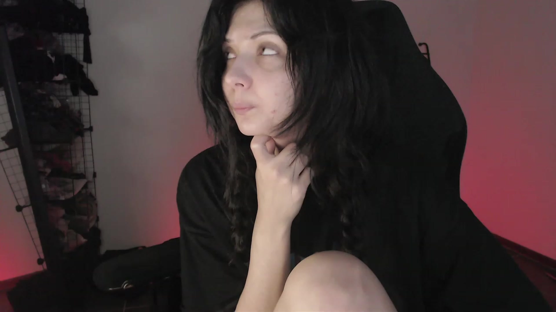 Gallery image thumbnail from RoomToAvoid's myfreecams stream on, 03/28/2023, 06:39 image 14 of 20