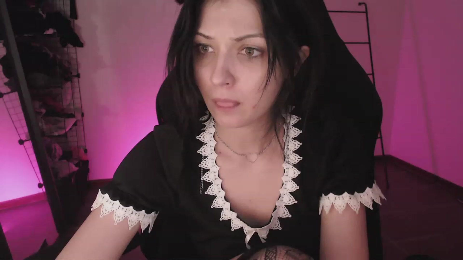 Gallery image thumbnail from RoomToAvoid's myfreecams stream on, 03/29/2023, 03:34 image 11 of 20