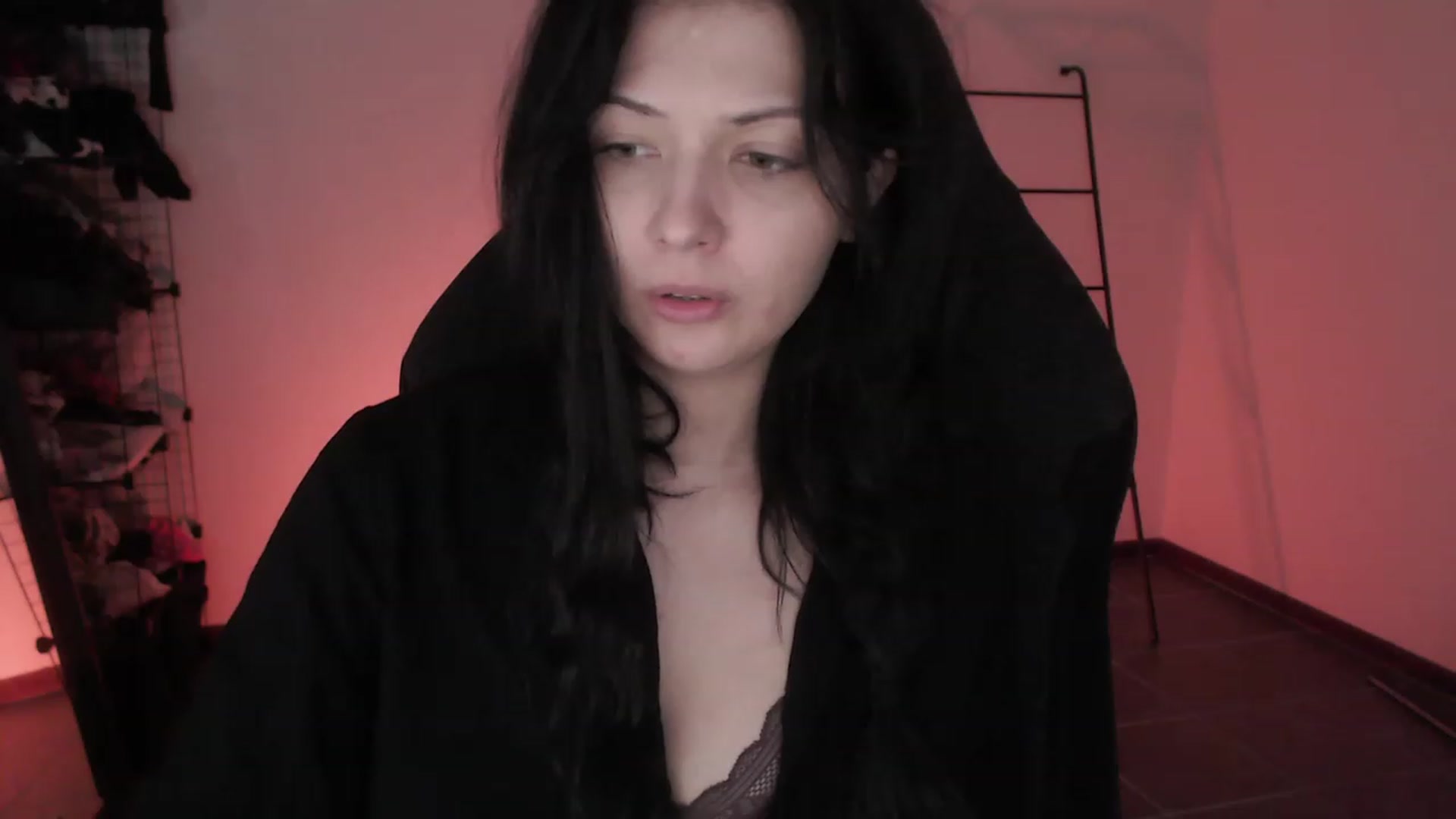 Gallery image thumbnail from RoomToAvoid's myfreecams stream on, 03/30/2023, 03:28 image 2 of 20
