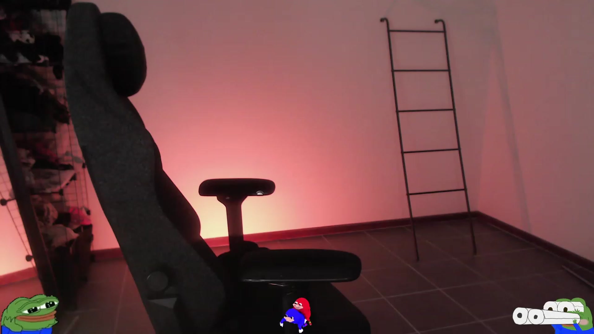 Gallery image thumbnail from RoomToAvoid's myfreecams stream on, 03/30/2023, 03:28 image 7 of 20