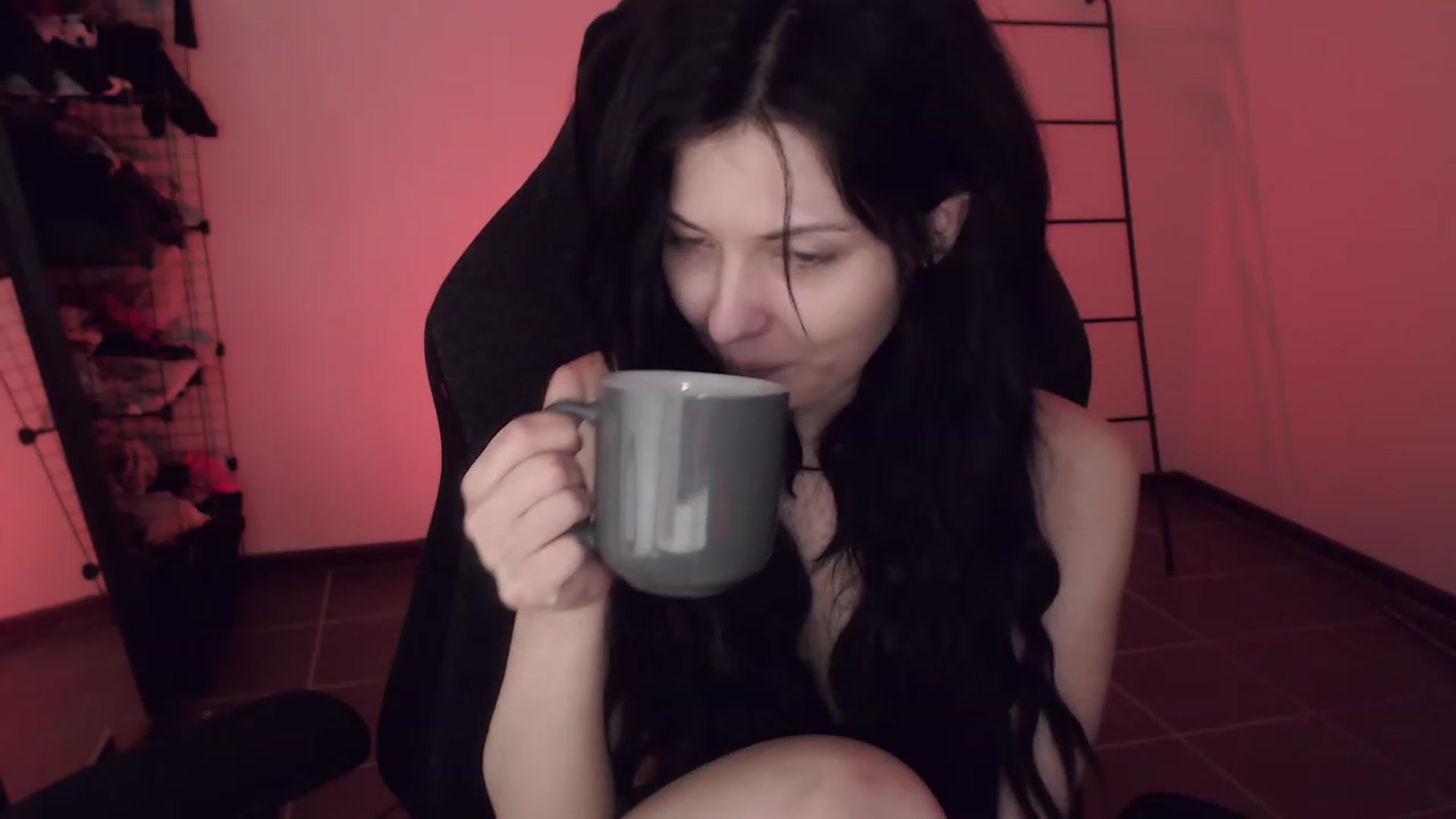 Gallery image thumbnail from RoomToAvoid's myfreecams stream on, 03/30/2023, 05:41 image 19 of 20
