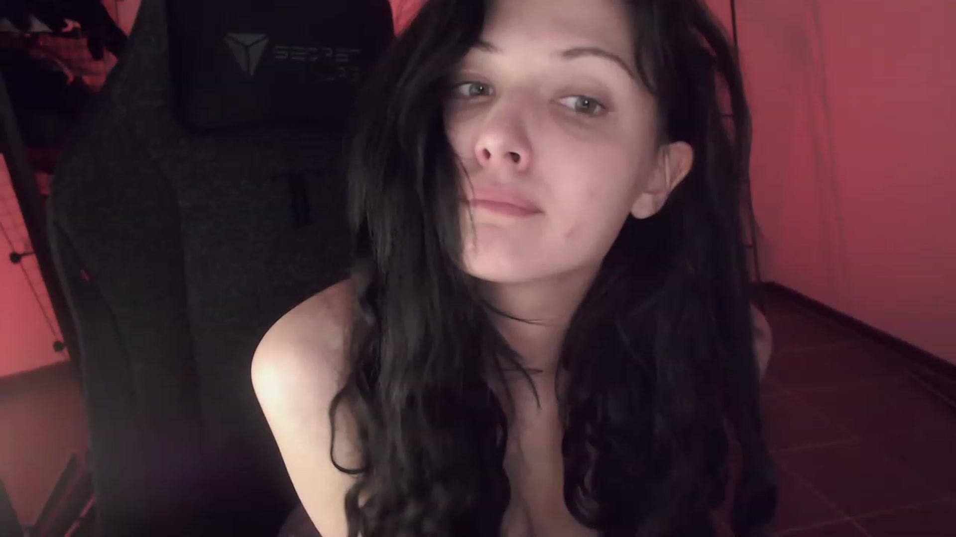 Gallery image thumbnail from RoomToAvoid's myfreecams stream on, 03/30/2023, 06:41 image 20 of 20
