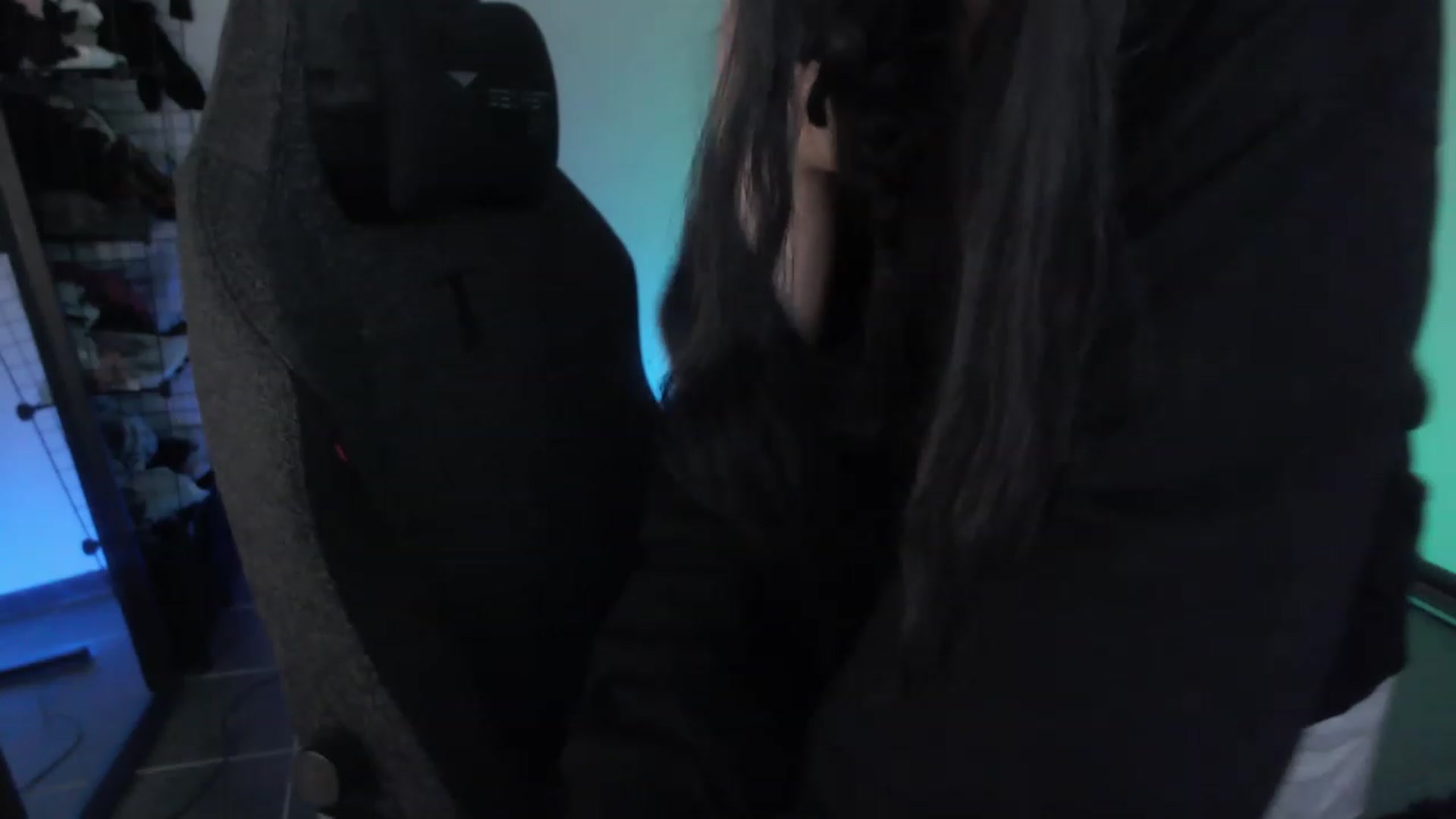 Gallery image thumbnail from RoomToAvoid's myfreecams stream on, 03/31/2023, 04:01 image 4 of 20