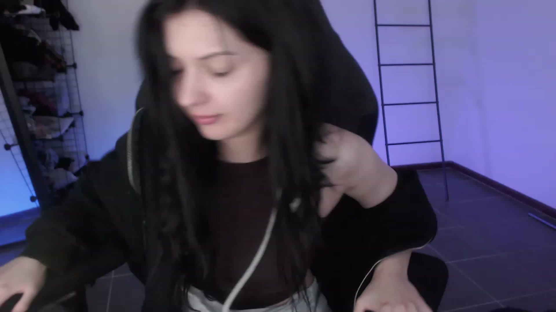 Gallery image thumbnail from RoomToAvoid's myfreecams stream on, 03/31/2023, 05:06 image 19 of 20