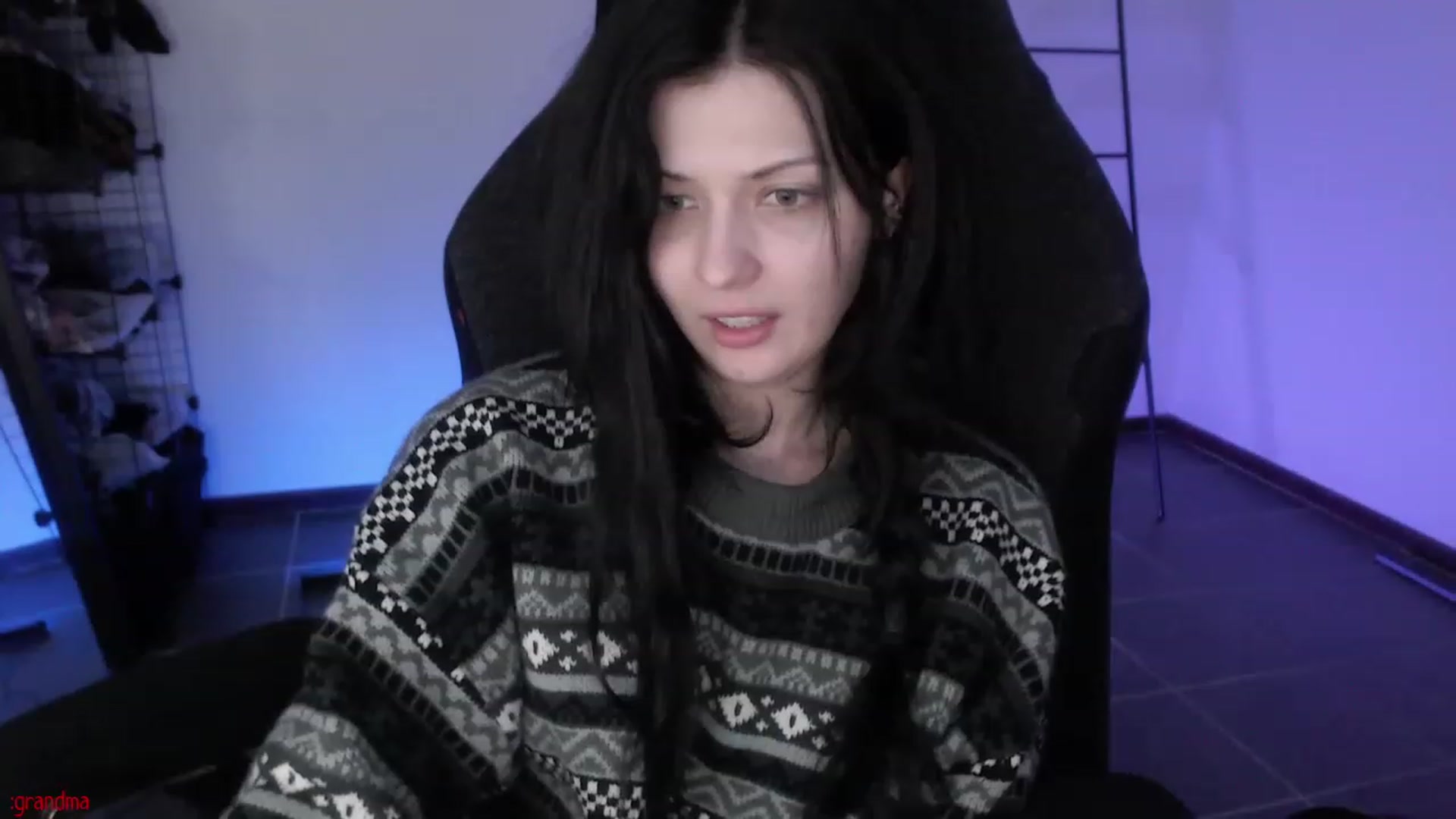 Gallery image thumbnail from RoomToAvoid's myfreecams stream on, 03/31/2023, 07:08 image 7 of 20