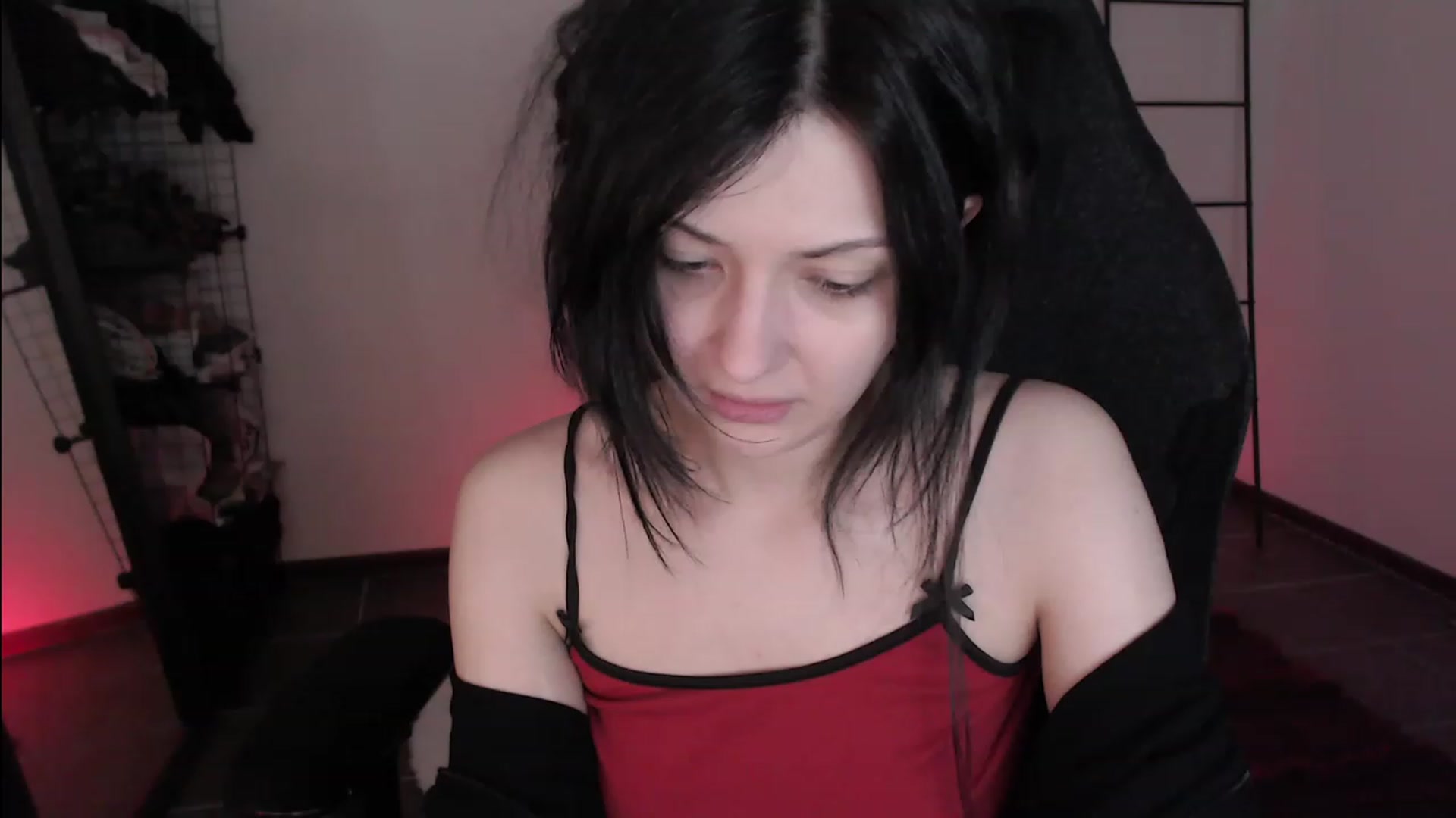 Gallery image thumbnail from RoomToAvoid's myfreecams stream on, 04/01/2023, 08:28 image 6 of 20