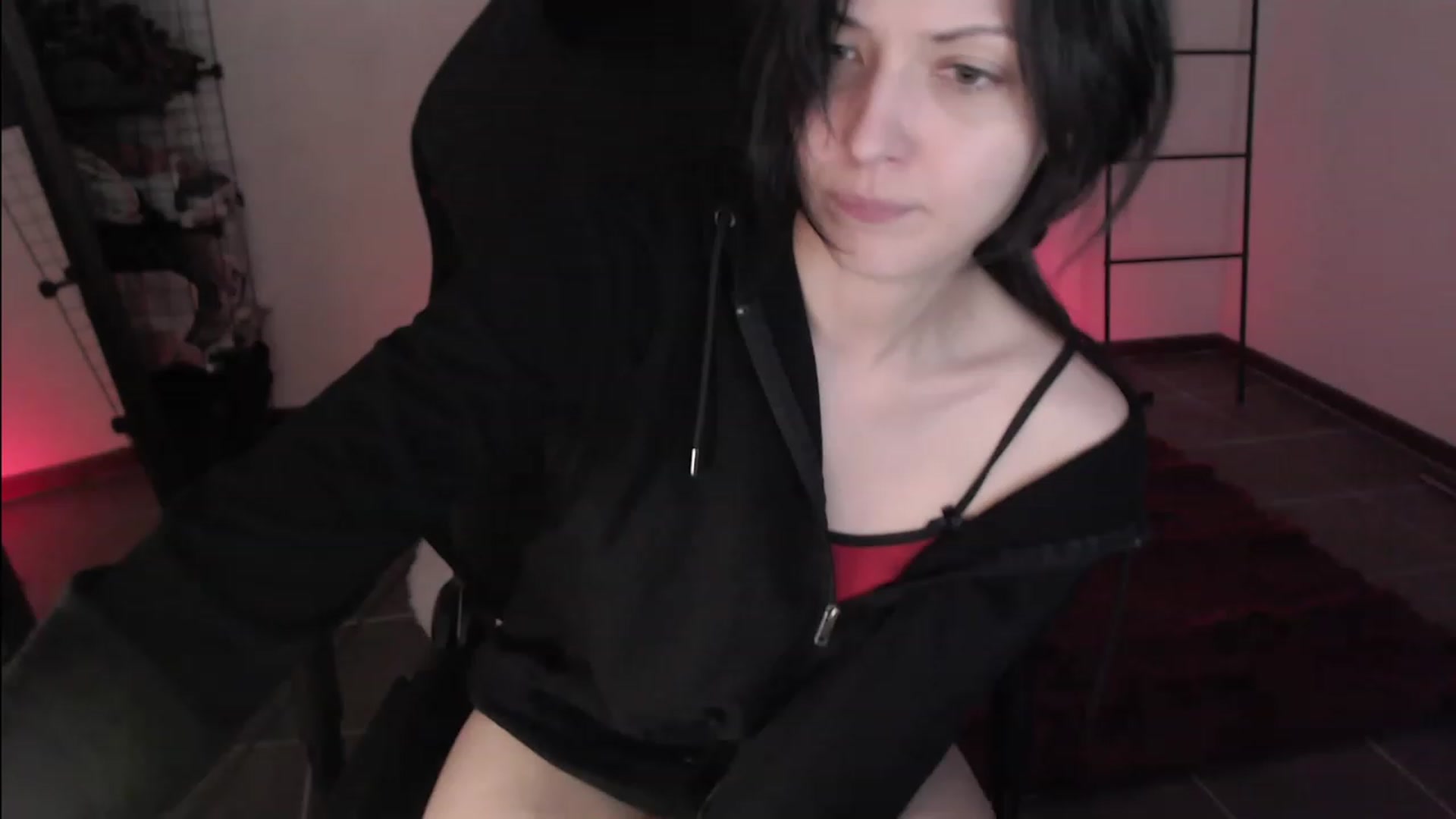 Gallery image thumbnail from RoomToAvoid's myfreecams stream on, 04/01/2023, 08:28 image 1 of 20