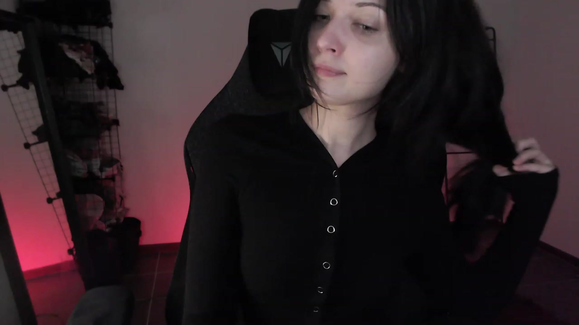 Gallery image thumbnail from RoomToAvoid's myfreecams stream on, 04/07/2023, 03:32 image 11 of 20