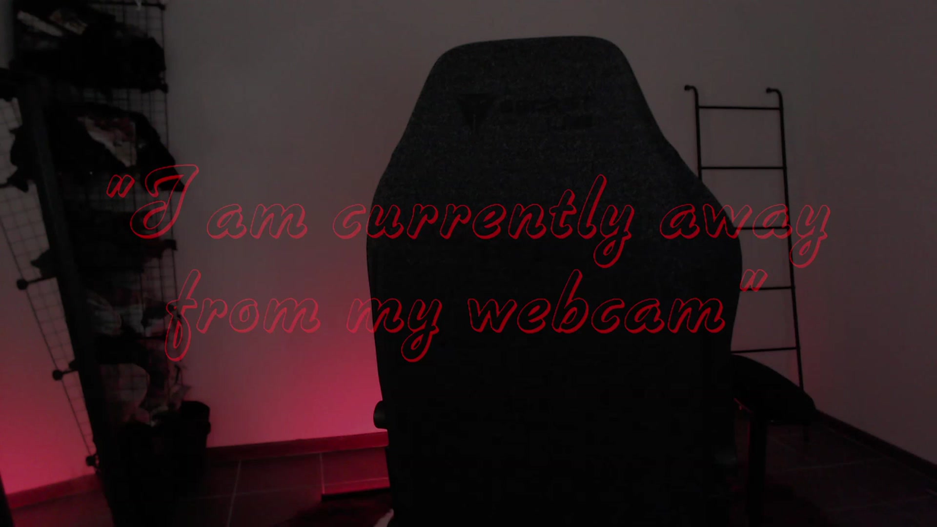 Gallery image thumbnail from RoomToAvoid's myfreecams stream on, 04/07/2023, 03:32 image 3 of 20