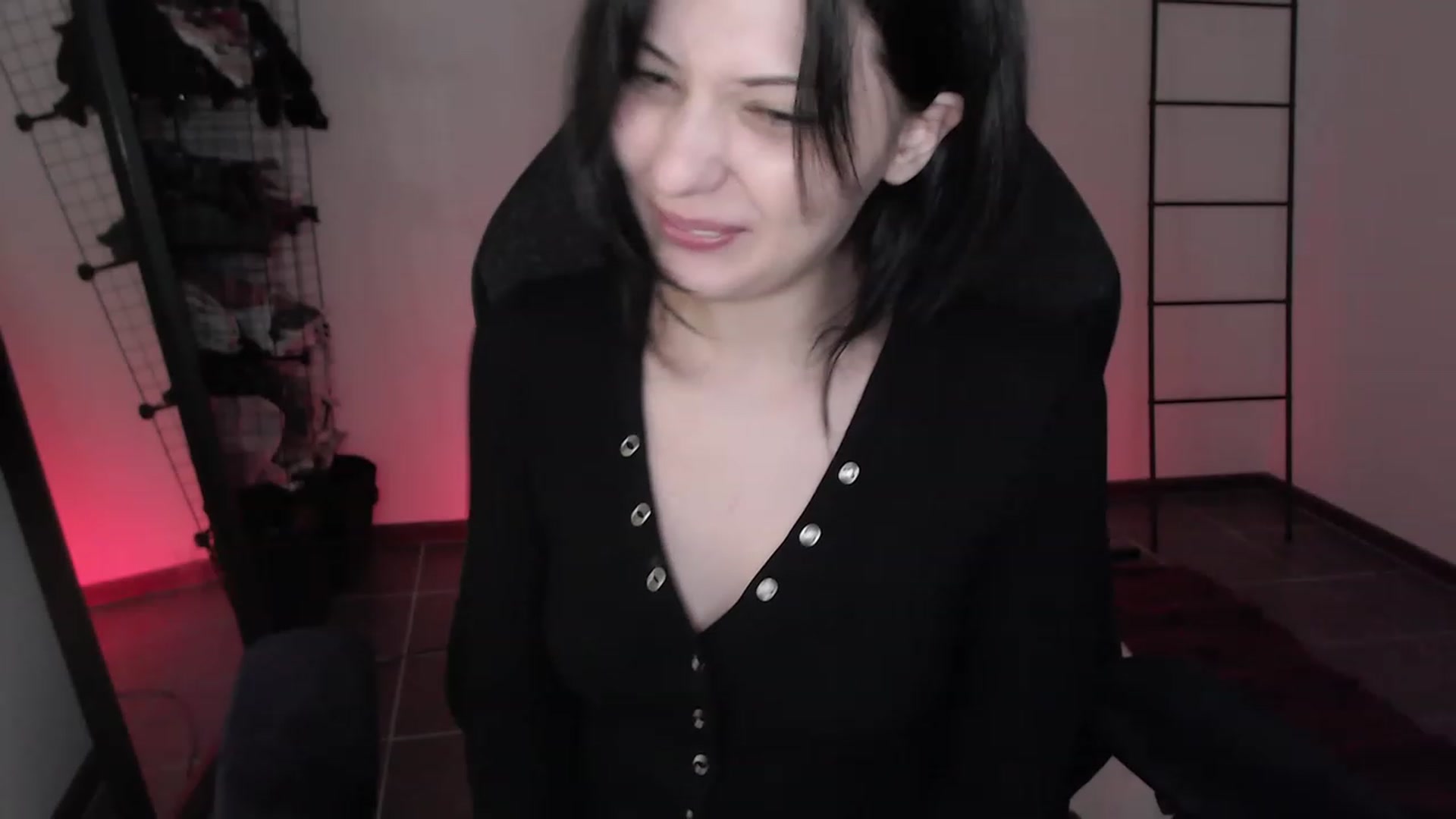 Gallery image thumbnail from RoomToAvoid's myfreecams stream on, 04/07/2023, 03:32 image 8 of 20