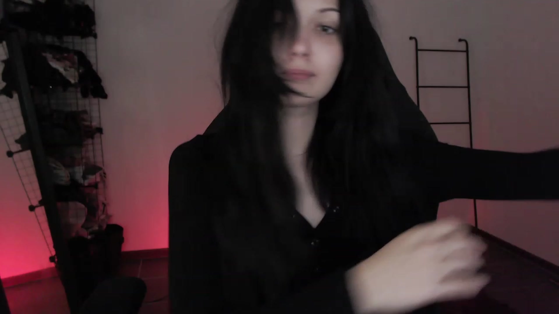 Gallery image thumbnail from RoomToAvoid's myfreecams stream on, 04/07/2023, 03:32 image 4 of 20