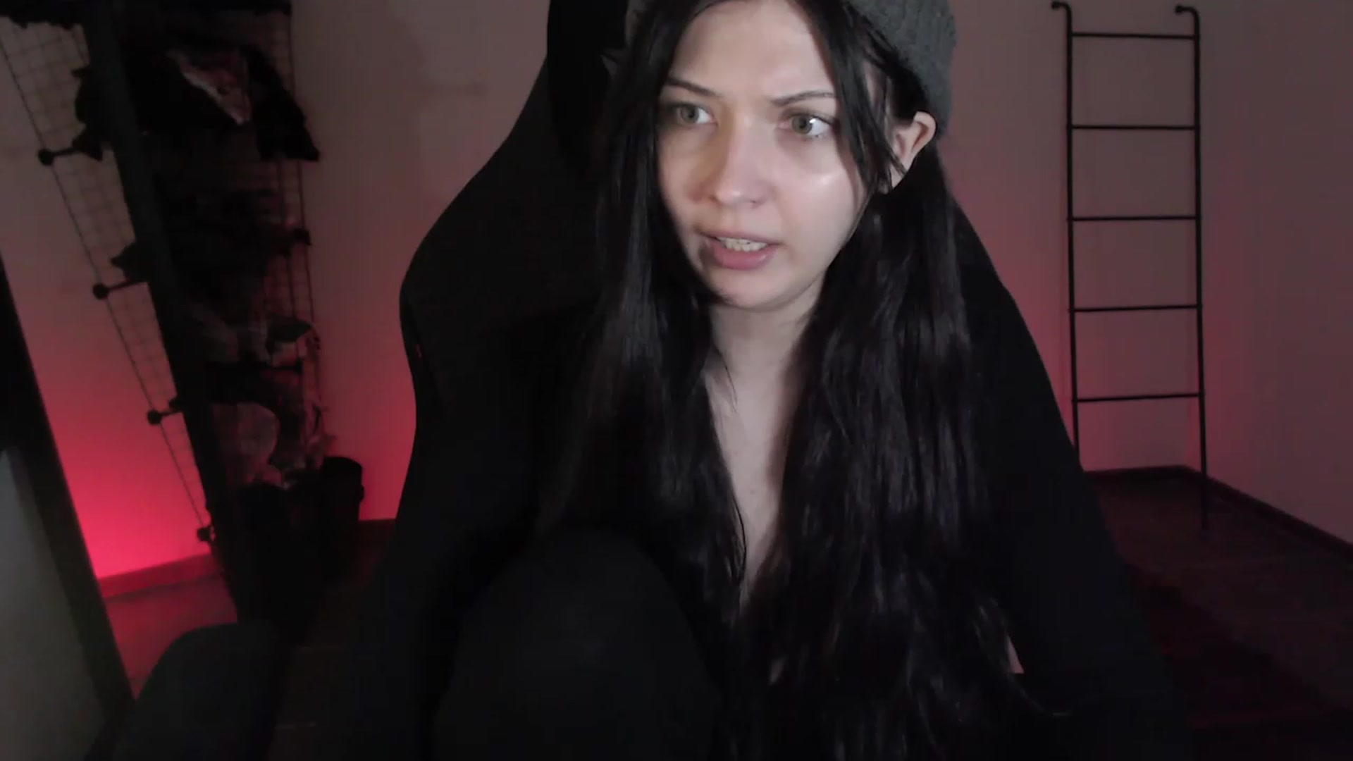 Gallery image thumbnail from RoomToAvoid's myfreecams stream on, 04/07/2023, 03:32 image 17 of 20