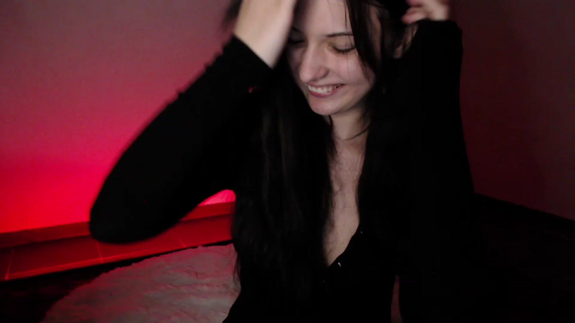 Gallery image thumbnail from RoomToAvoid's myfreecams stream on, 04/07/2023, 04:11 image 6 of 20