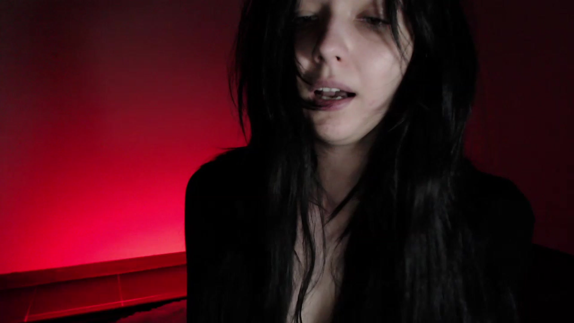 Gallery image thumbnail from RoomToAvoid's myfreecams stream on, 04/07/2023, 04:11 image 15 of 20