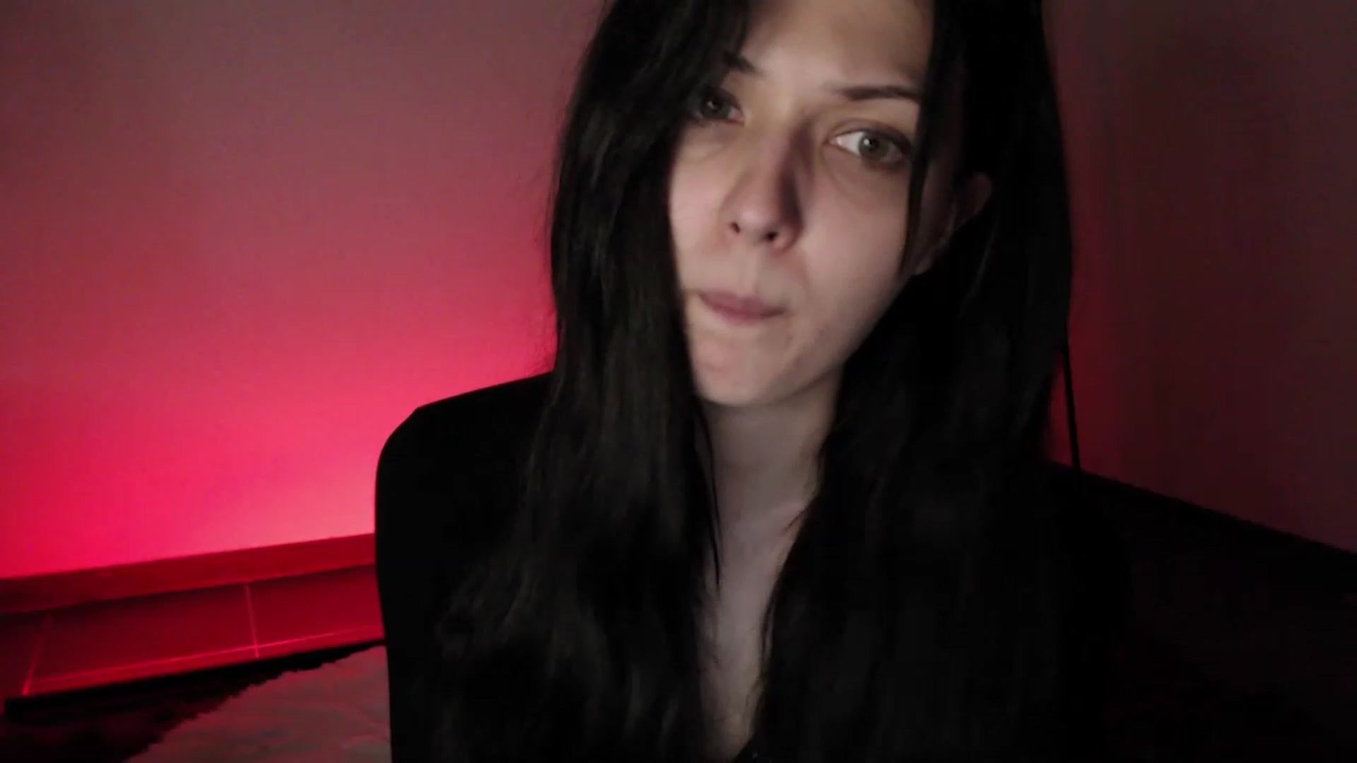 Gallery image thumbnail from RoomToAvoid's myfreecams stream on, 04/07/2023, 06:26 image 2 of 20