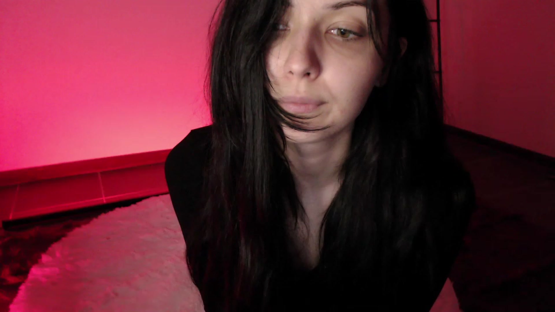 Gallery image thumbnail from RoomToAvoid's myfreecams stream on, 04/07/2023, 06:26 image 3 of 20