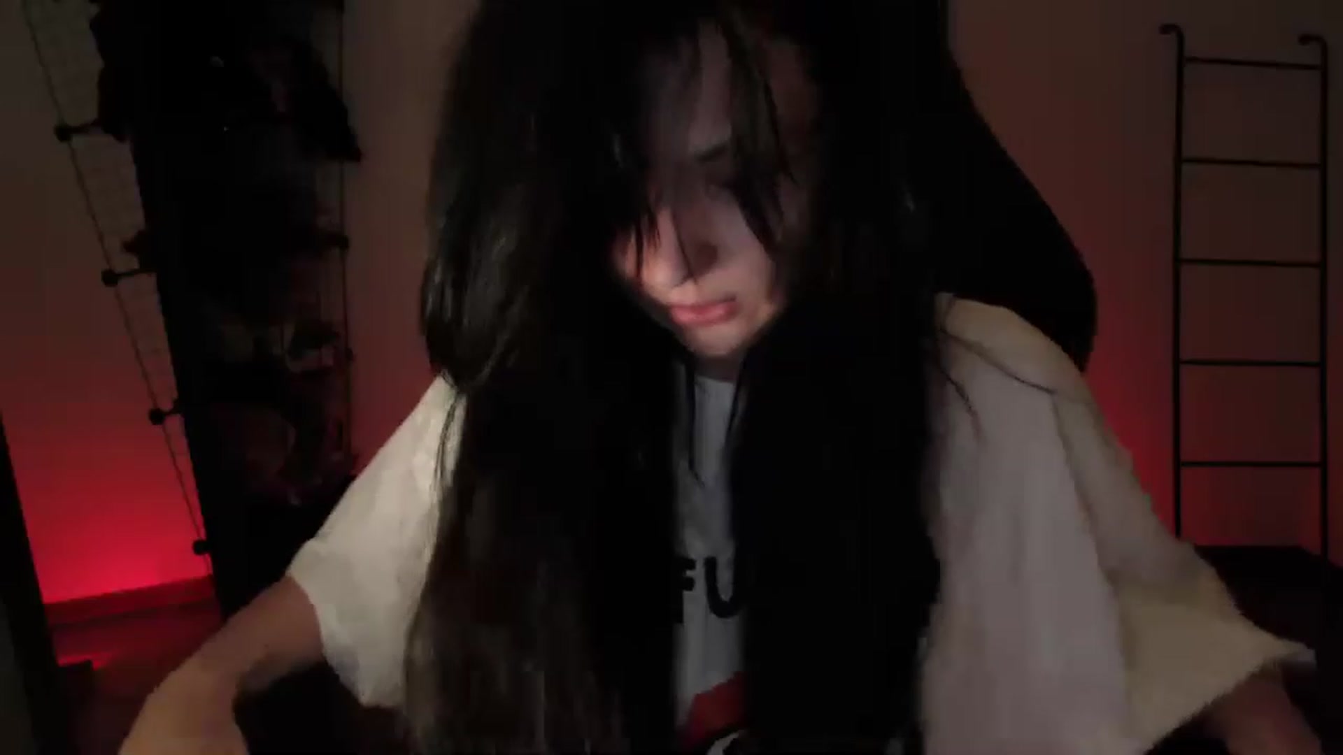 Gallery image thumbnail from RoomToAvoid's myfreecams stream on, 04/07/2023, 07:06 image 17 of 20