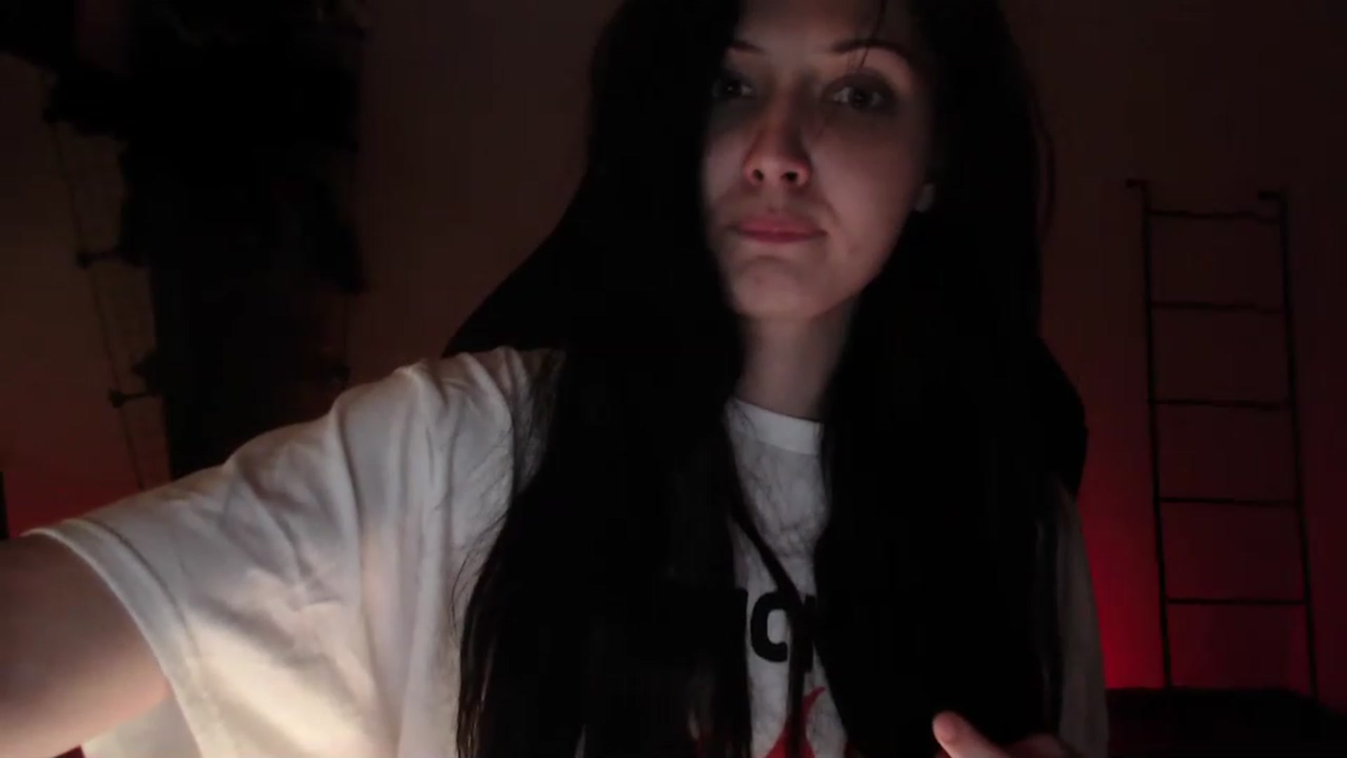 Gallery image thumbnail from RoomToAvoid's myfreecams stream on, 04/07/2023, 07:06 image 4 of 20