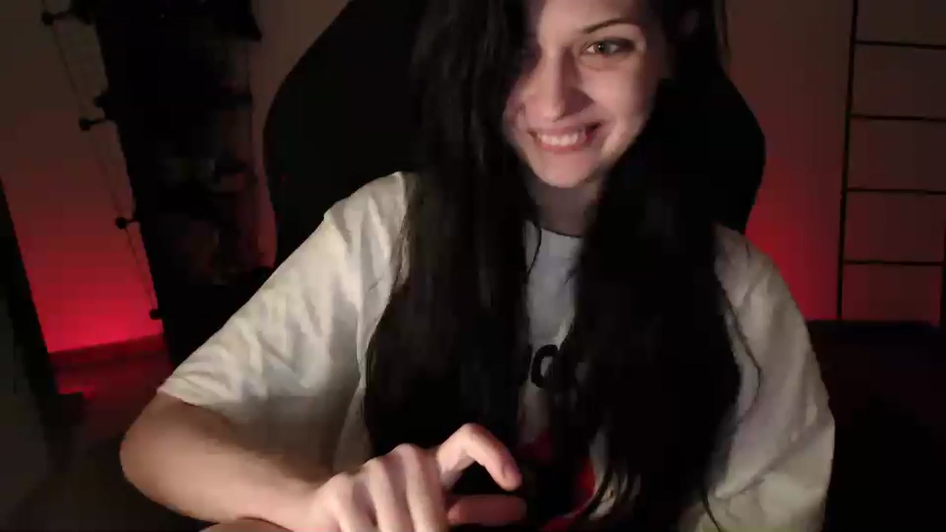 Gallery image thumbnail from RoomToAvoid's myfreecams stream on, 04/07/2023, 07:06 image 15 of 20