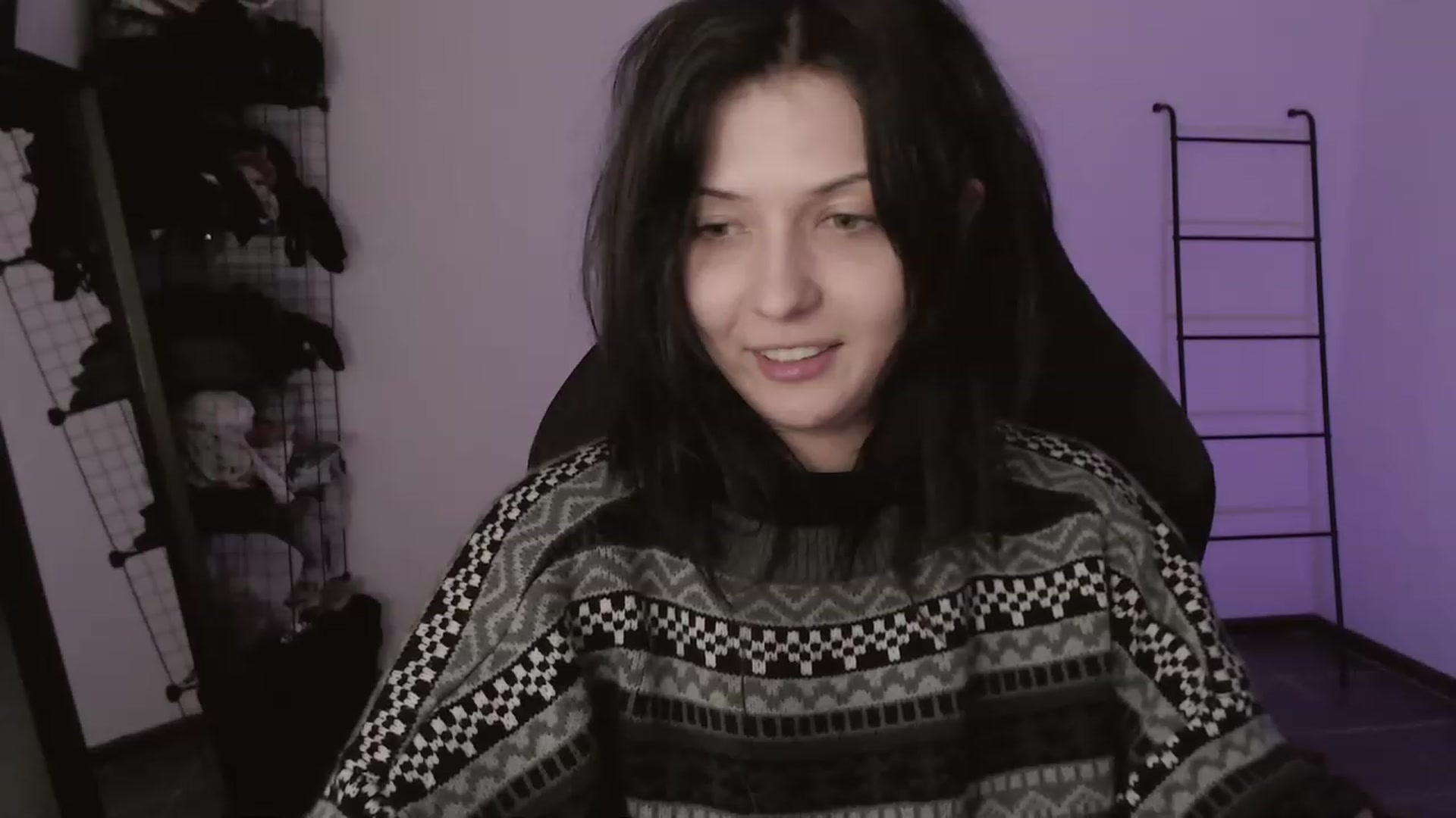 Gallery image thumbnail from RoomToAvoid's myfreecams stream on, 04/08/2023, 08:11 image 10 of 20