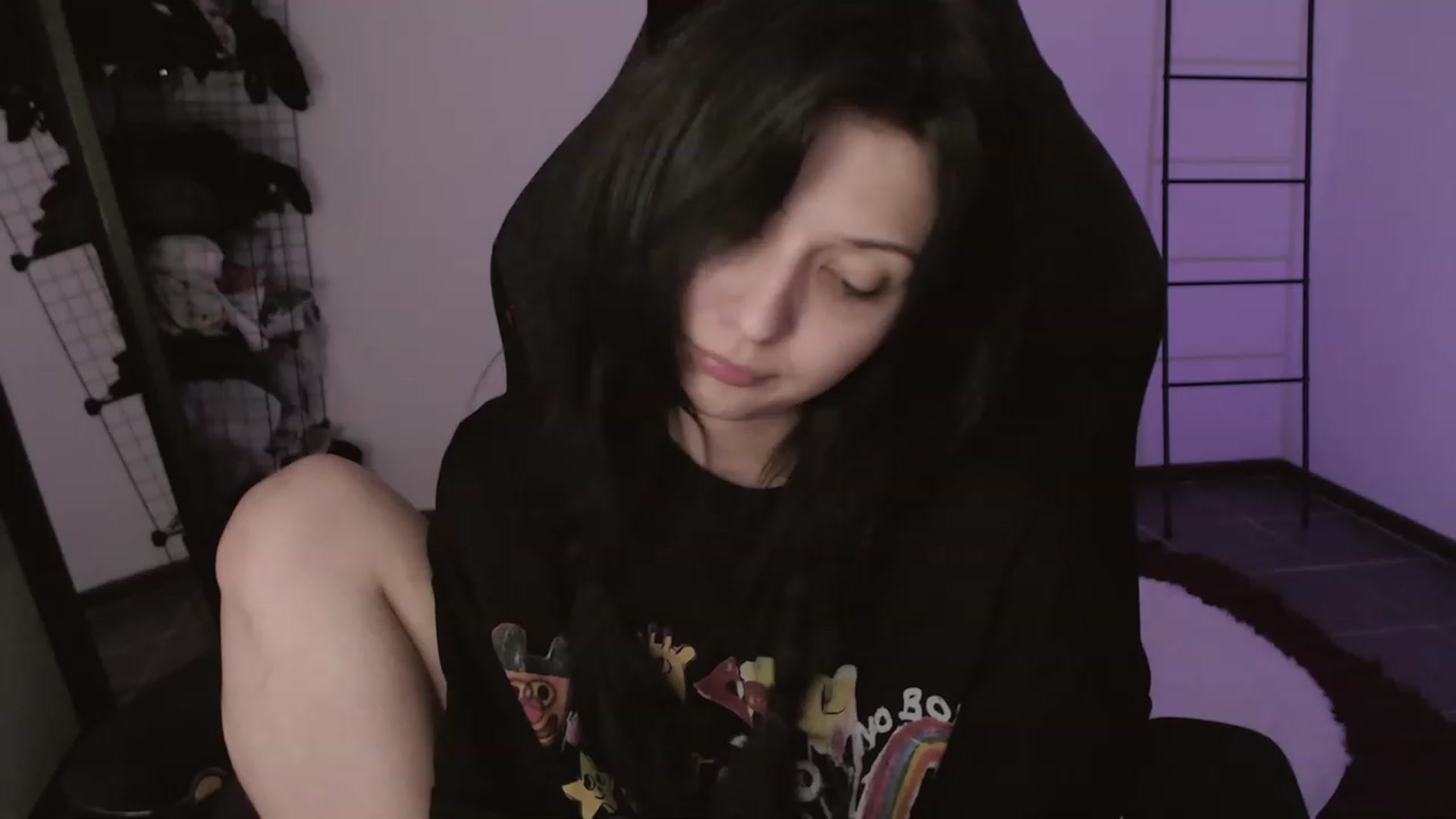 Gallery image thumbnail from RoomToAvoid's myfreecams stream on, 04/08/2023, 08:11 image 8 of 20