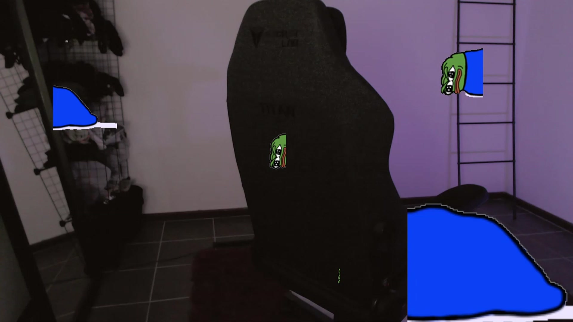 Gallery image thumbnail from RoomToAvoid's myfreecams stream on, 04/08/2023, 08:11 image 19 of 20