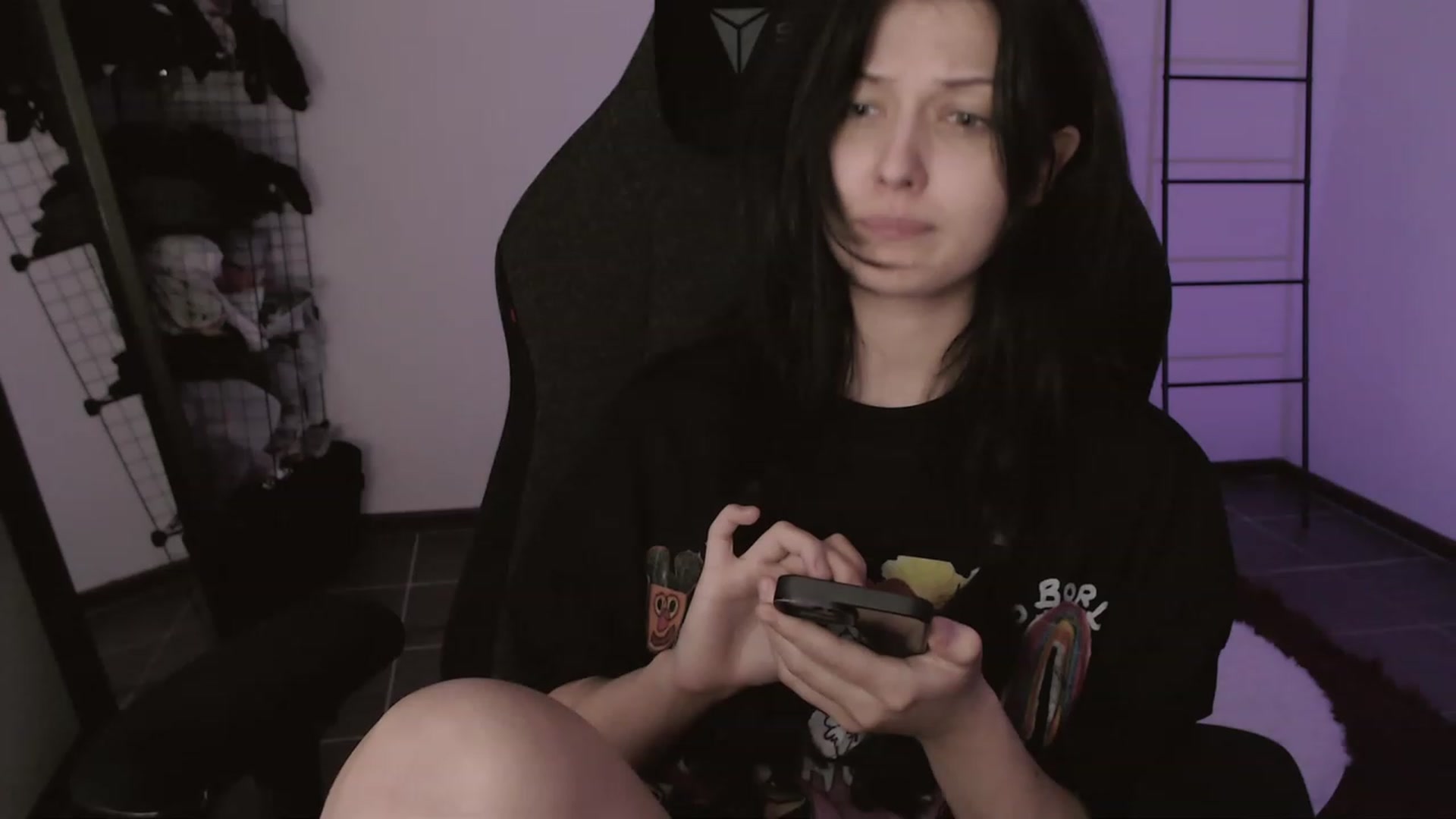 Gallery image thumbnail from RoomToAvoid's myfreecams stream on, 04/08/2023, 08:11 image 4 of 20
