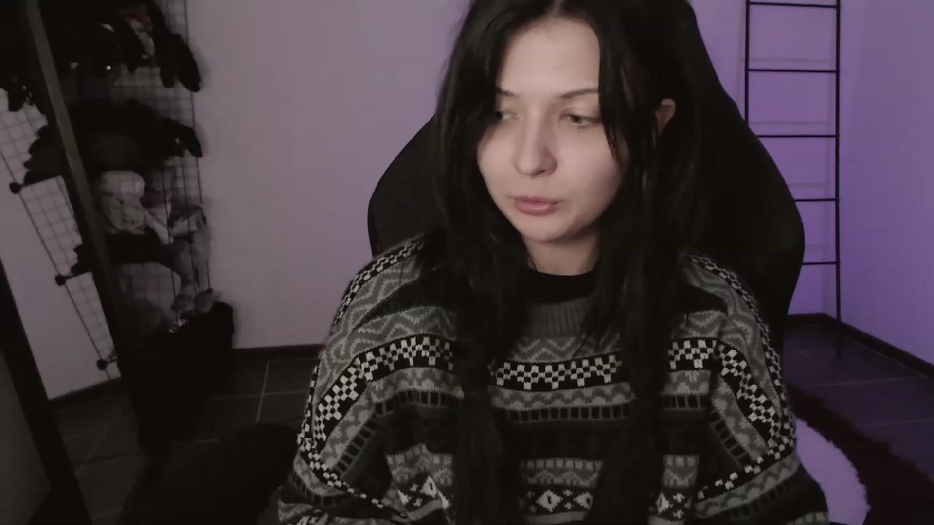 Gallery image thumbnail from RoomToAvoid's myfreecams stream on, 04/08/2023, 08:11 image 14 of 20