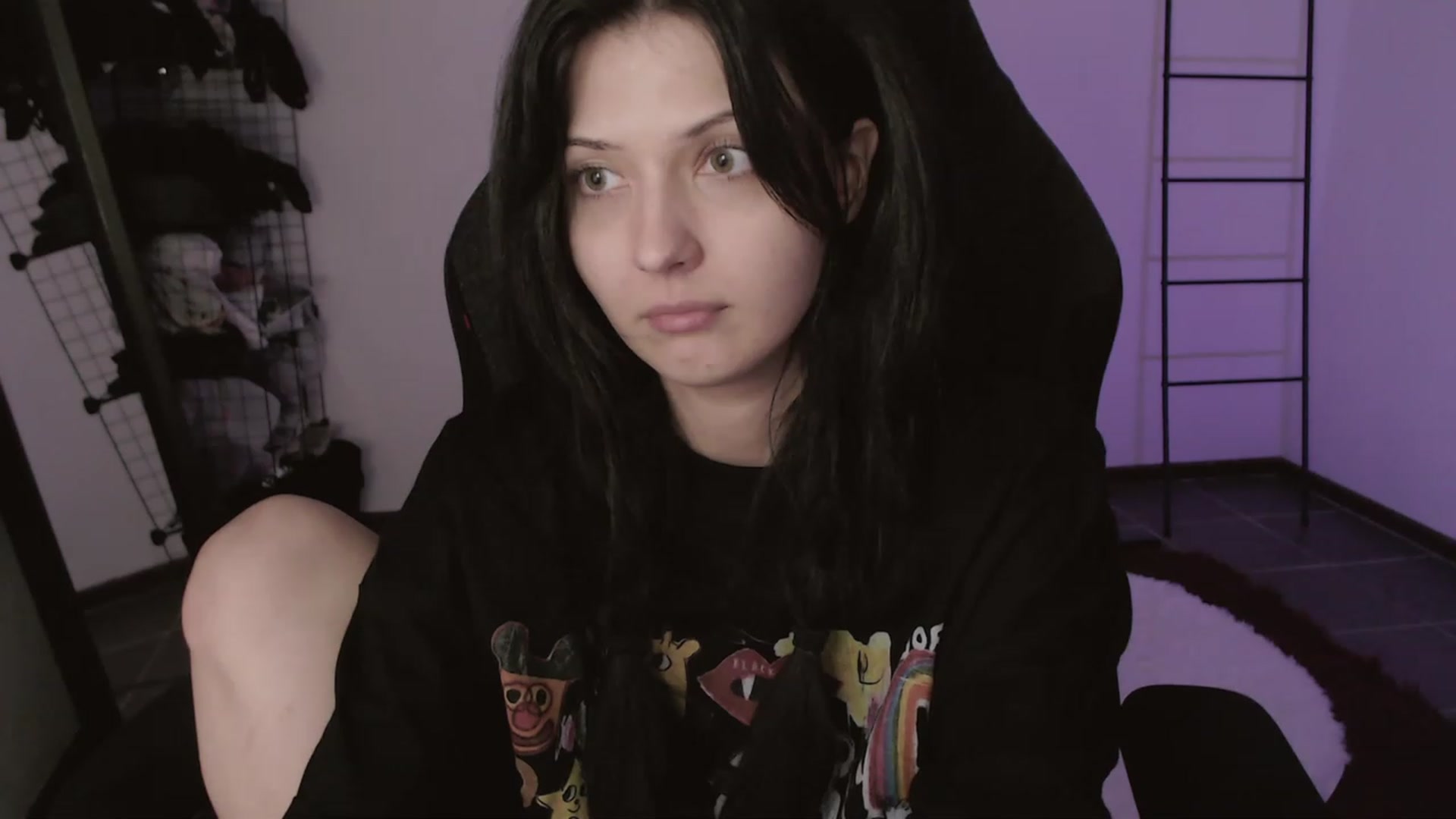 Gallery image thumbnail from RoomToAvoid's myfreecams stream on, 04/08/2023, 08:11 image 9 of 20
