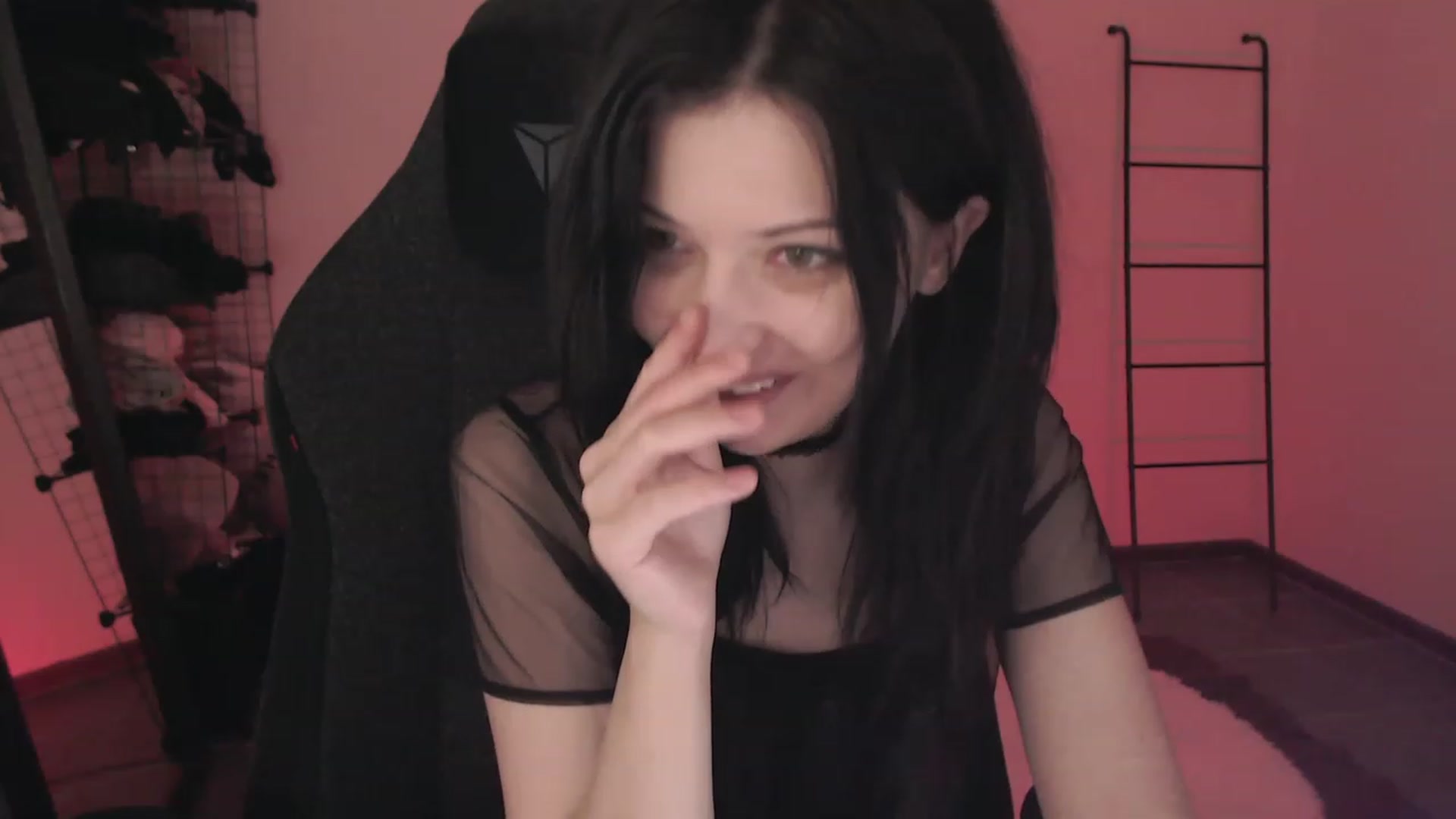 Gallery image thumbnail from RoomToAvoid's myfreecams stream on, 04/10/2023, 01:51 image 5 of 20