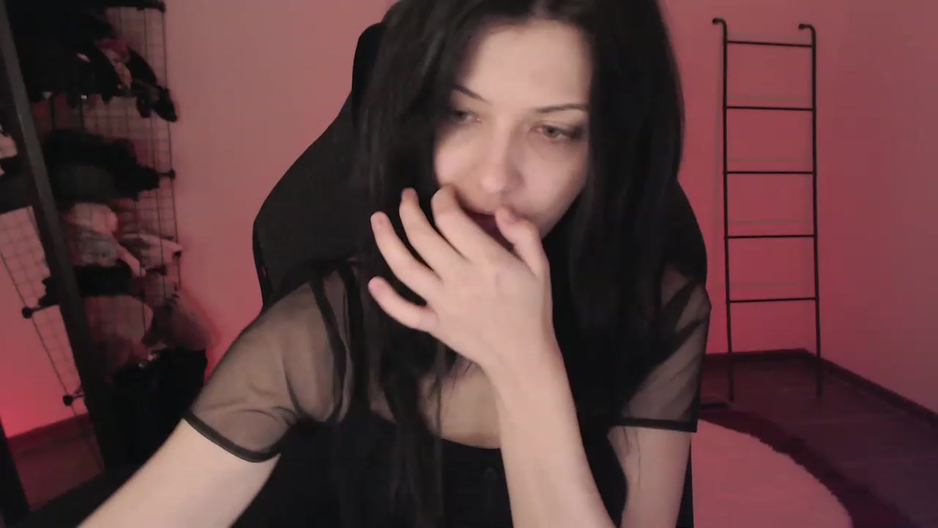 Gallery image thumbnail from RoomToAvoid's myfreecams stream on, 04/10/2023, 01:51 image 7 of 20