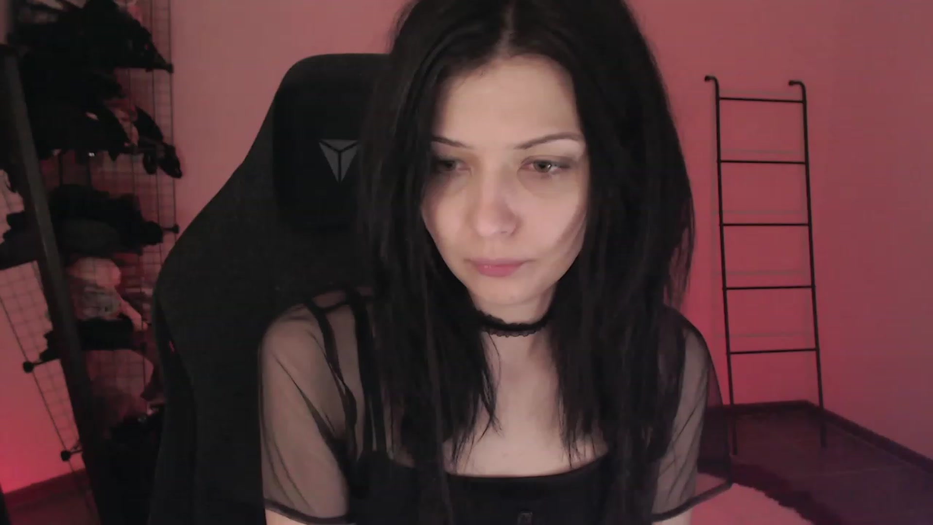 Gallery image thumbnail from RoomToAvoid's myfreecams stream on, 04/10/2023, 01:51 image 4 of 20