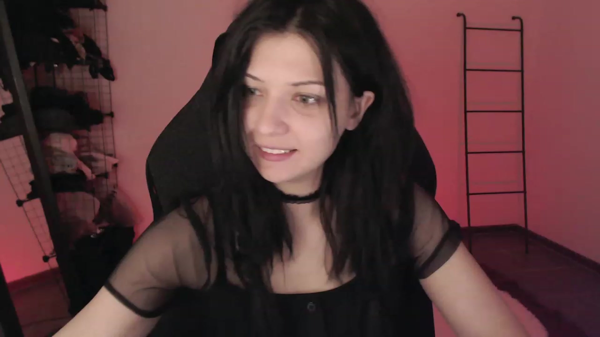 Gallery image thumbnail from RoomToAvoid's myfreecams stream on, 04/10/2023, 01:51 image 11 of 20