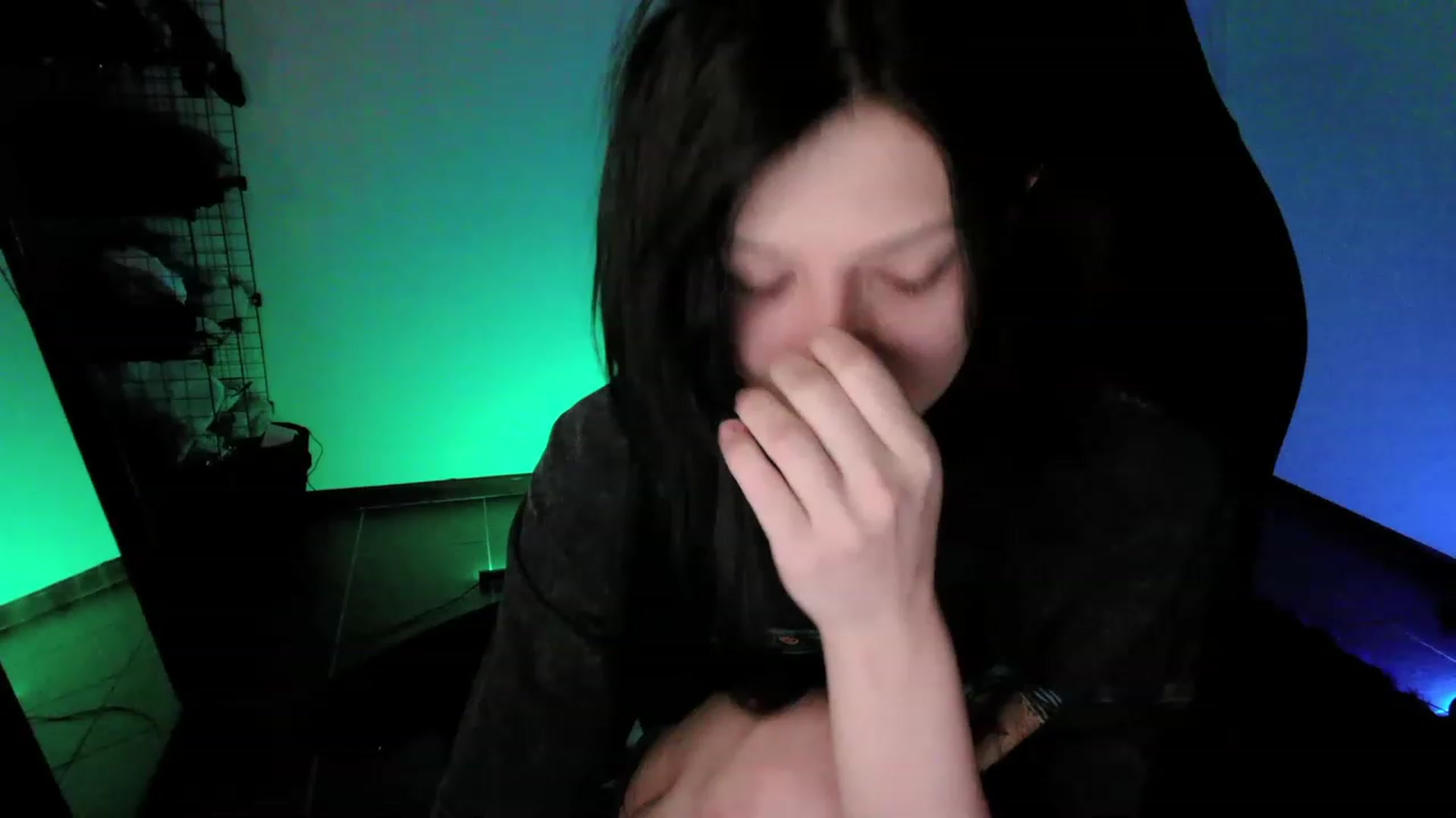 Gallery image thumbnail from RoomToAvoid's myfreecams stream on, 04/14/2023, 05:19 image 1 of 20