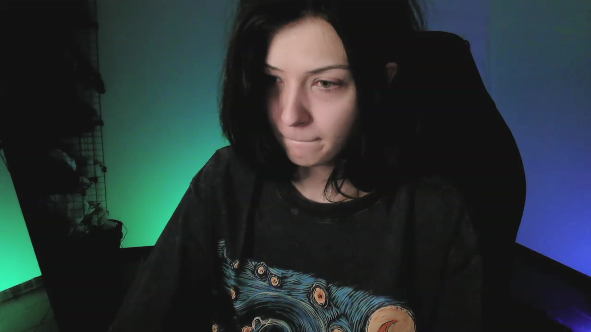 Gallery image thumbnail from RoomToAvoid's myfreecams stream on, 04/14/2023, 05:19 image 8 of 20