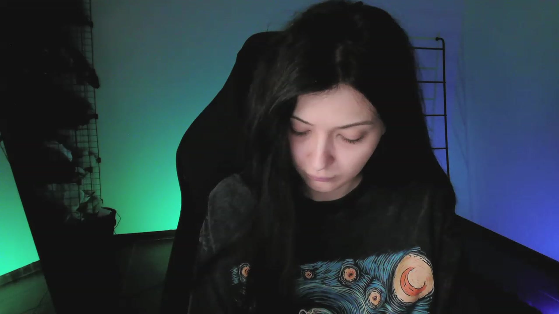 Gallery image thumbnail from RoomToAvoid's myfreecams stream on, 04/14/2023, 05:19 image 10 of 20