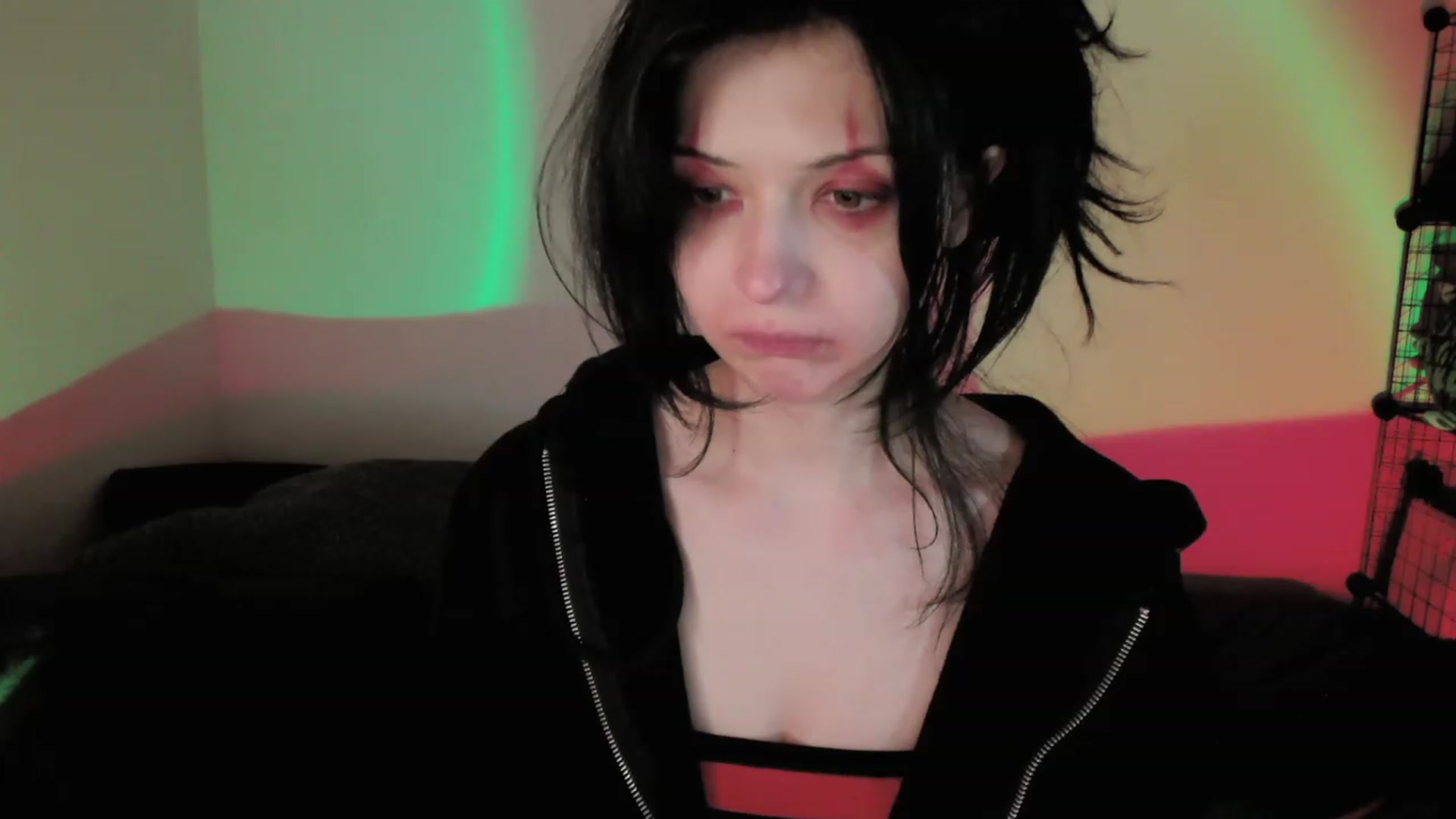 Gallery image thumbnail from RoomToAvoid's myfreecams stream on, 04/19/2023, 04:59 image 18 of 20