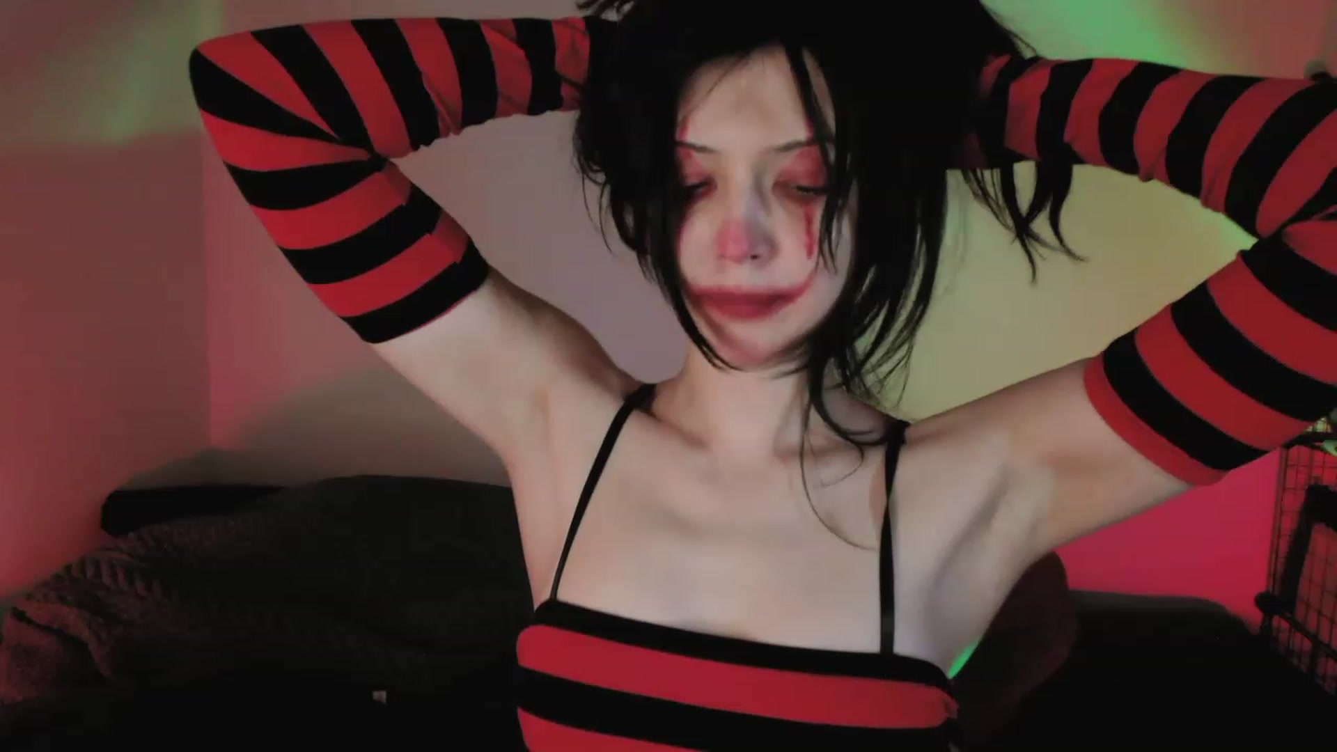Gallery image thumbnail from RoomToAvoid's myfreecams stream on, 04/19/2023, 04:59 image 9 of 20