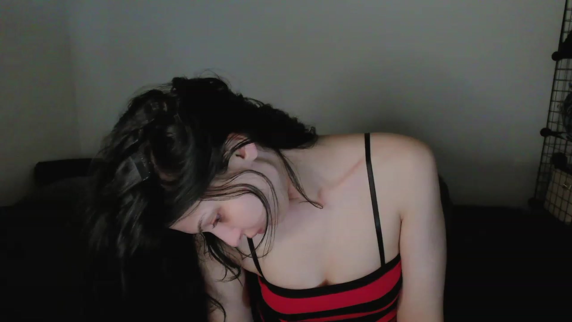Gallery image thumbnail from RoomToAvoid's myfreecams stream on, 04/19/2023, 07:26 image 16 of 20