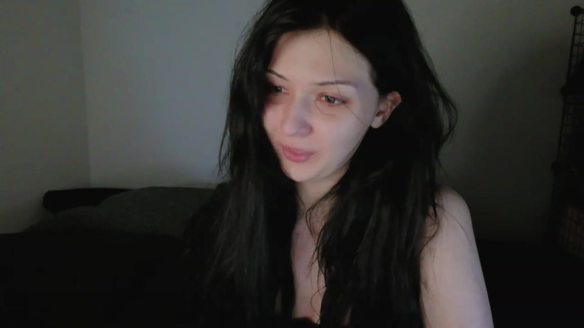 Gallery image thumbnail from RoomToAvoid's myfreecams stream on, 04/19/2023, 07:26 image 3 of 20