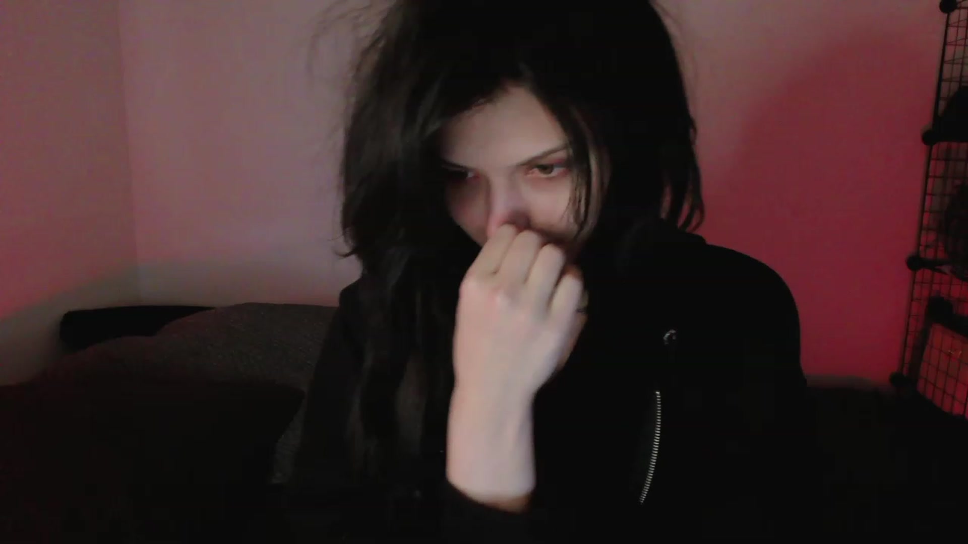 Gallery image thumbnail from RoomToAvoid's myfreecams stream on, 04/19/2023, 07:26 image 19 of 20