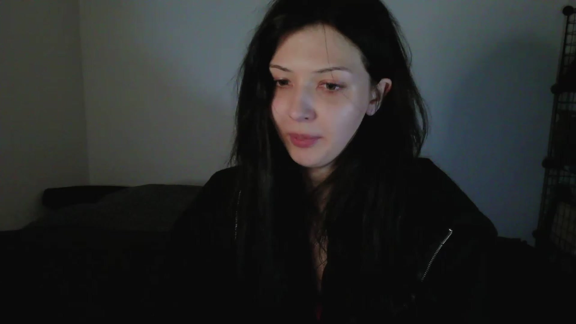 Gallery image thumbnail from RoomToAvoid's myfreecams stream on, 04/19/2023, 07:26 image 4 of 20
